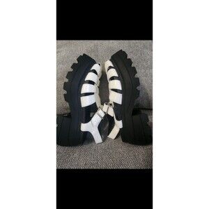 Katy Perry Women's Geli Combat Fisherman Sandals. White/Black,  US Size 5.5 Med